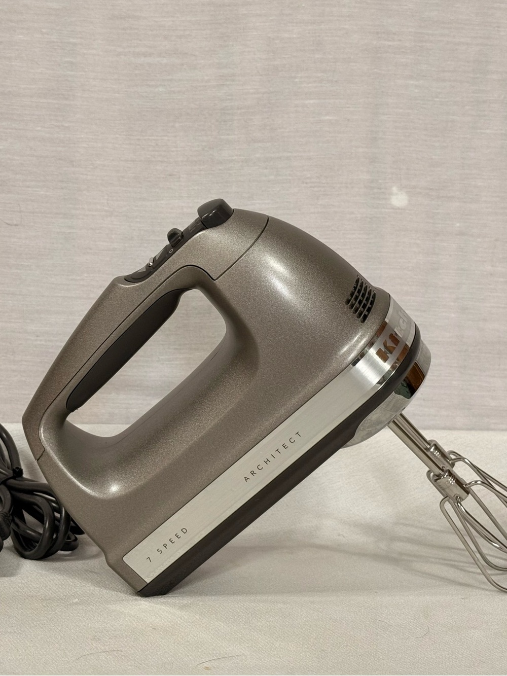 KitchenAid Architect 7 Speed Hand Mixer Silver Gray With Beaters